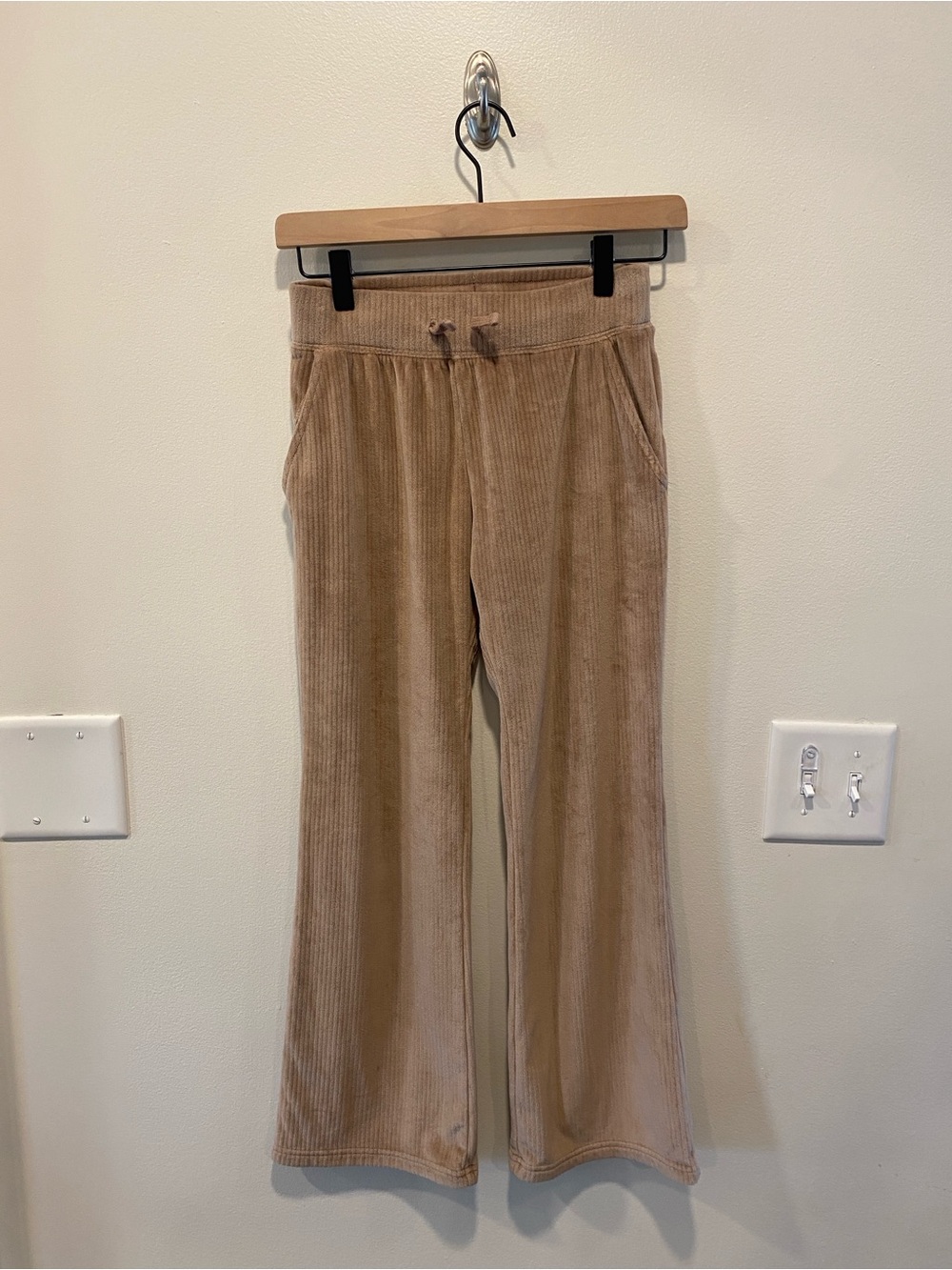 Abercrombie kids velour flare pants size 11/12 drawstring waistband tan